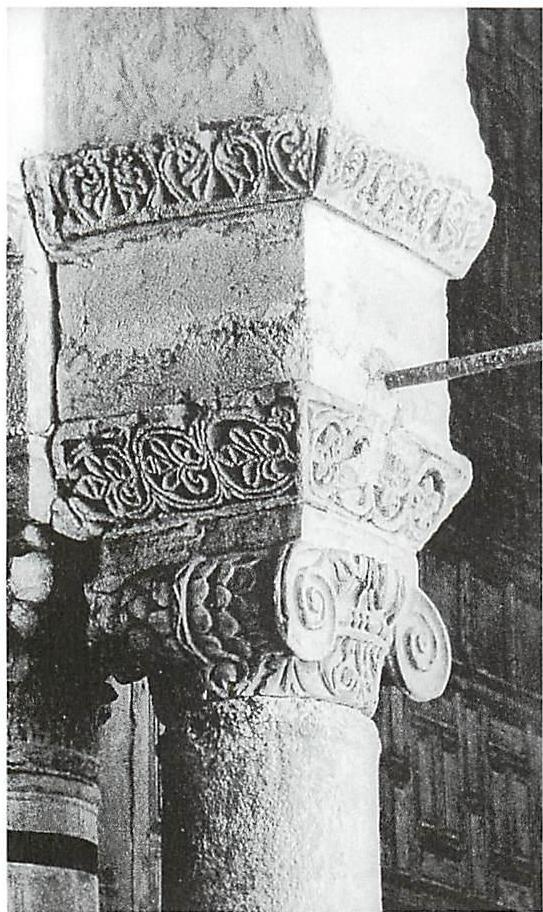 A Romanesque column capital