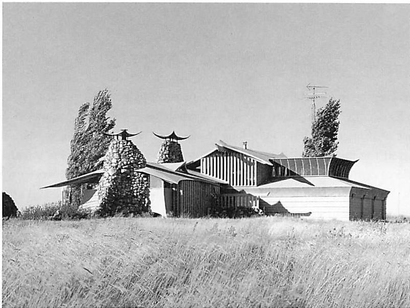 Highly negative example of centers: house by Bruce Goff, full of weak centers