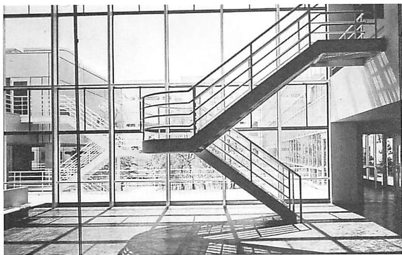 Stairway with glaring sky: this is glare, not contrast.