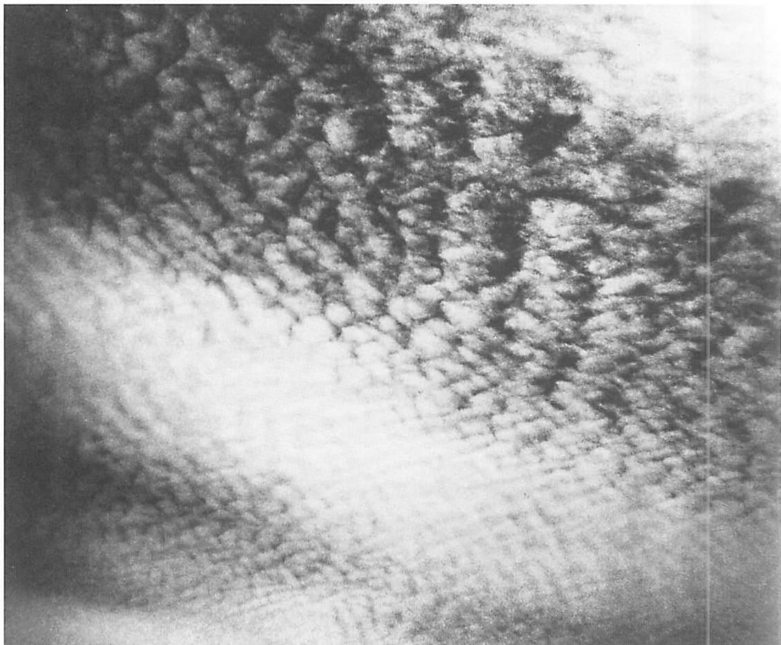 Mackerel sky: clouds beginning to form ripple formations