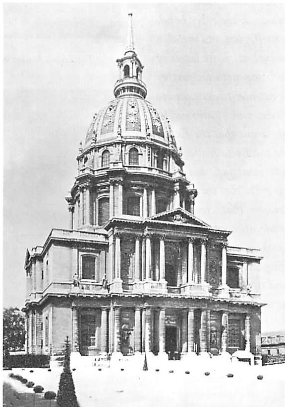 Les Invalides: highly formal structure has less self