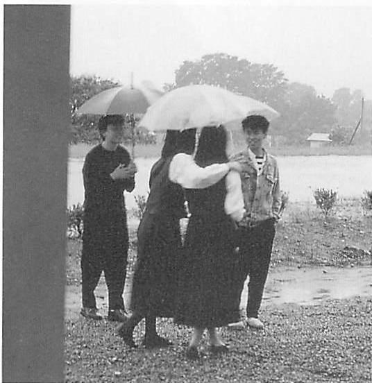 Eishin gardens in the rain. There is little doubt that this easy-going atmosphere is created by the physical structure of this place.